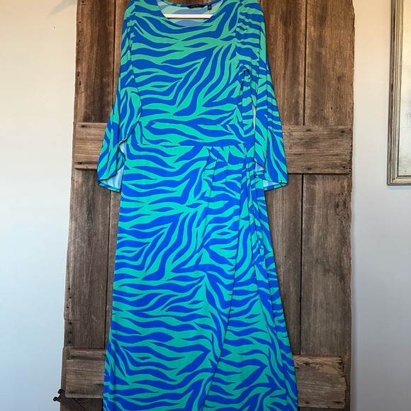 Inman NWT Size Medium Zebra print caped maxi dress - Picture 8 of 11